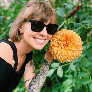 Meet your Posher, Laura